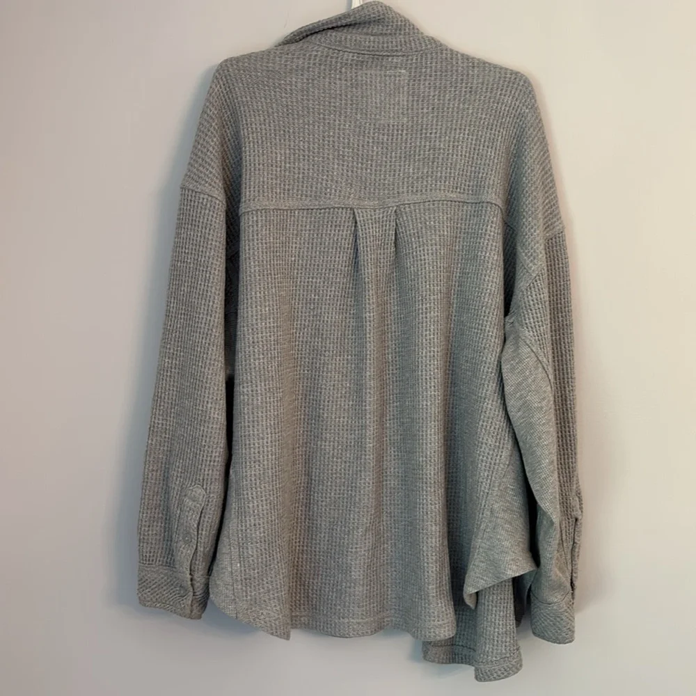 Aerie Grey Oversized Waffle Knit Button Up Size Medium - Picture 9 of 9